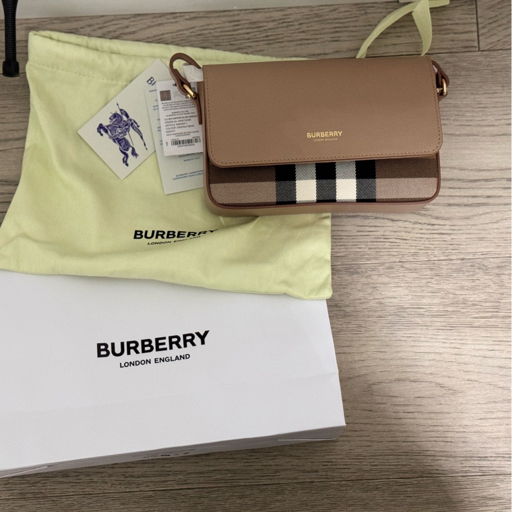 Burberry Ls New Hampshire chestnut beige bag